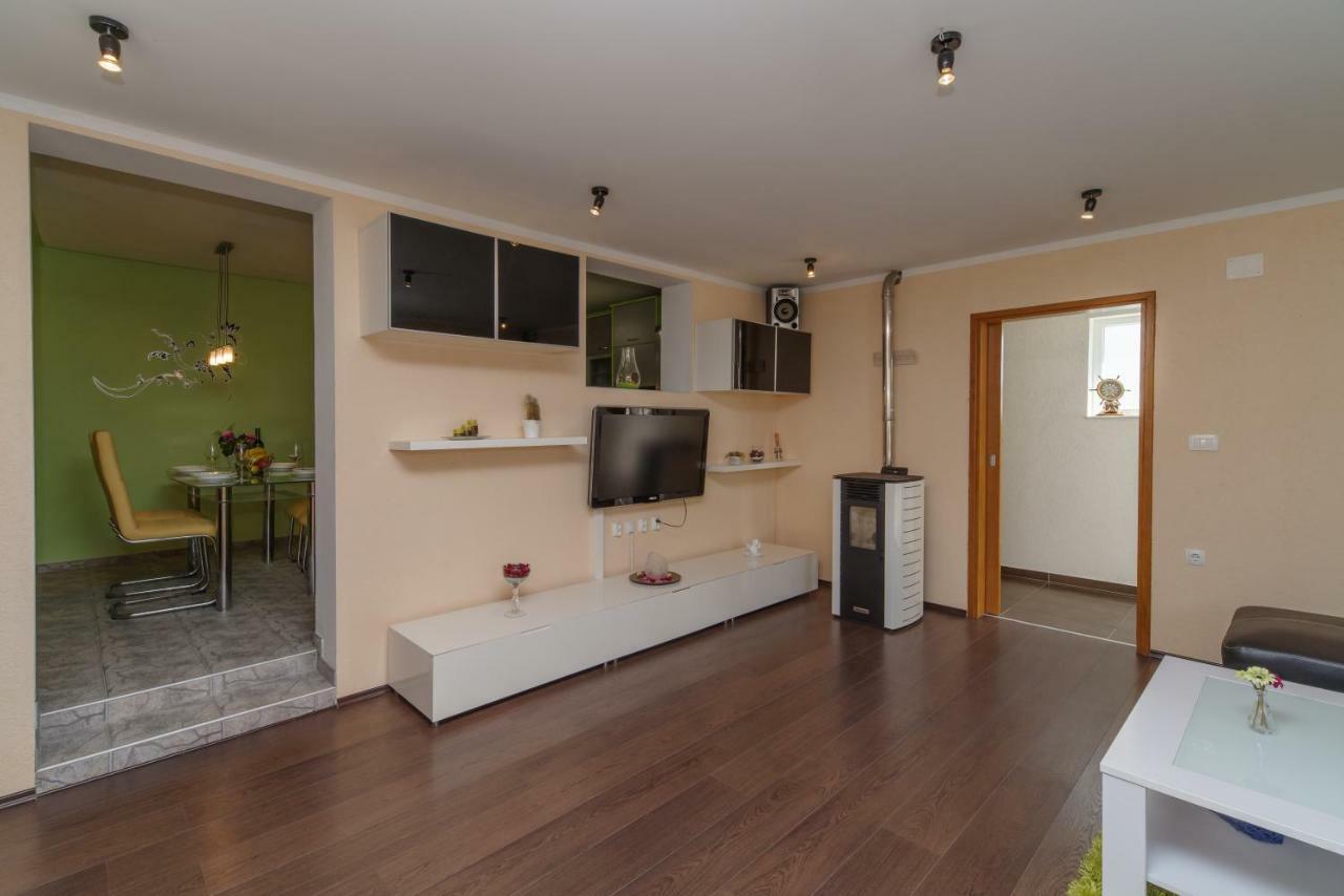 Apartment Sarar Crikvenica Exterior photo